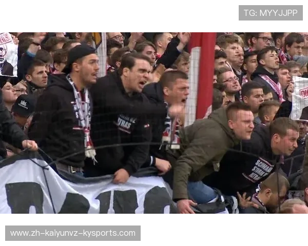 德甲降级球队球迷如何给予支持与鼓励的感人故事 德甲降级球队球迷如何给予支持与鼓励的感人故事